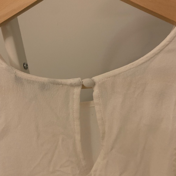 Embroidered Guess Tank with open back - Picture 9 of 10